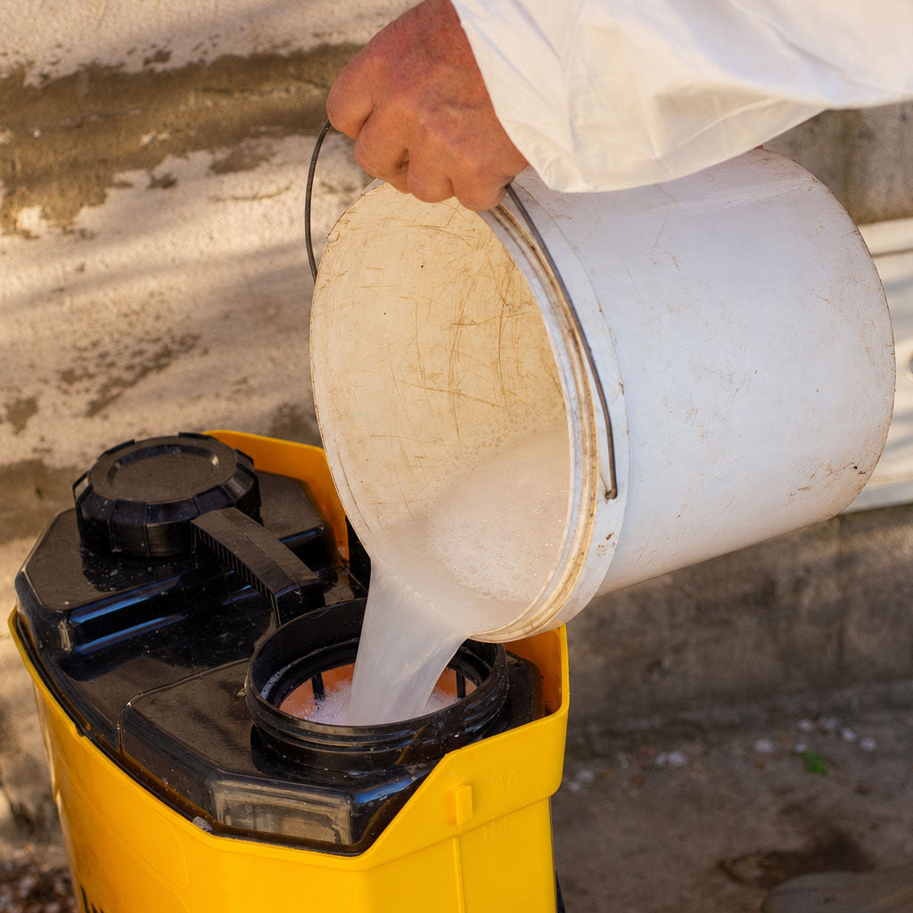 How to Effectively Clean a Battery-Powered Backpack Sprayer: A Complete Maintenance Guide